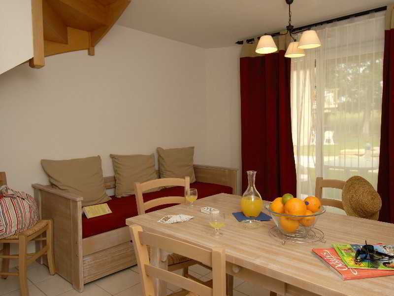 Residence Odalys Le Hameau Du Lac Rignac  Екстериор снимка