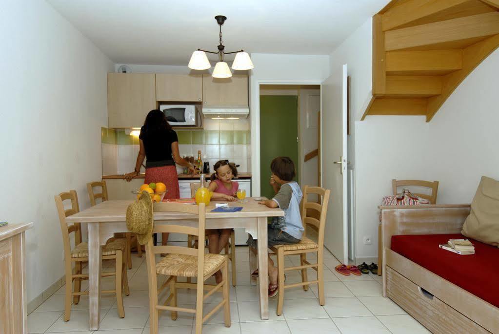 Residence Odalys Le Hameau Du Lac Rignac  Екстериор снимка